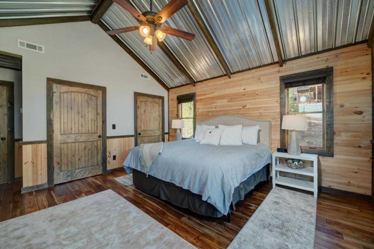 Bear Claw Cabin ブルーリッジ山脈 エクステリア 写真